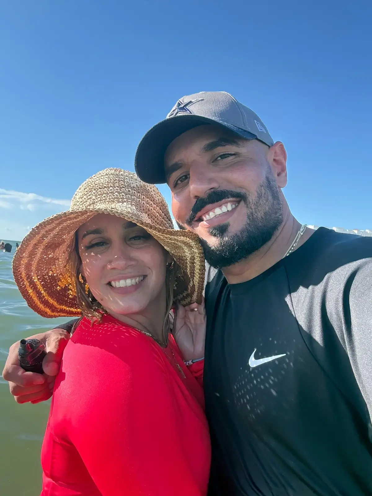 Hoy es un día muy especial para nosotros por ser tu cumpleaños. Te deseo lo mejor de esta vida y que Dios nos permita celebrar muchos años más juntos. Te amamos con todo el corazón 🫶🥰❤️💕@Hernan Valladares #foryou #happybirthday 