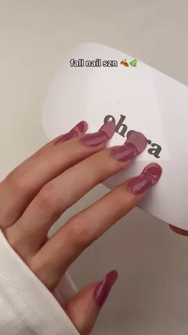 fall nail szn 🍂🌿  💅Nail design: N Dreaming 💅Shop link in bio @ohora_usa ⭐️ Semi-cured gel nail strip  ⭐️ Made with real gel  ⭐️ Last 2–3 weeks  ⭐️ Non-damaging #ohora  #ohorausa  #diynails  #semicuredgelnailstrips #ohoranails#gelnails . . . #autumnnails  #fallnails #ChromeNails  #MirrorNails  #NailGoals#NailInspo  #GelNails #NailArt  #NailDesigns #NailTrends#selfcareritual #naturalnails  #nailhacks  #NailCare  #NailTech #PolishedNails #NailPerfection#TrendyNails #StatementNails  #GlitterNails #greennails #greennails💚  #vegasnailtech #fallnails🍁🍂
