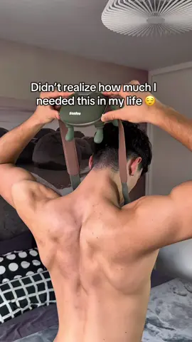 Now I don’t need anyone to give me massages anymore 😂✨ #massager #massagemachine #StressRelief #neckmassager 