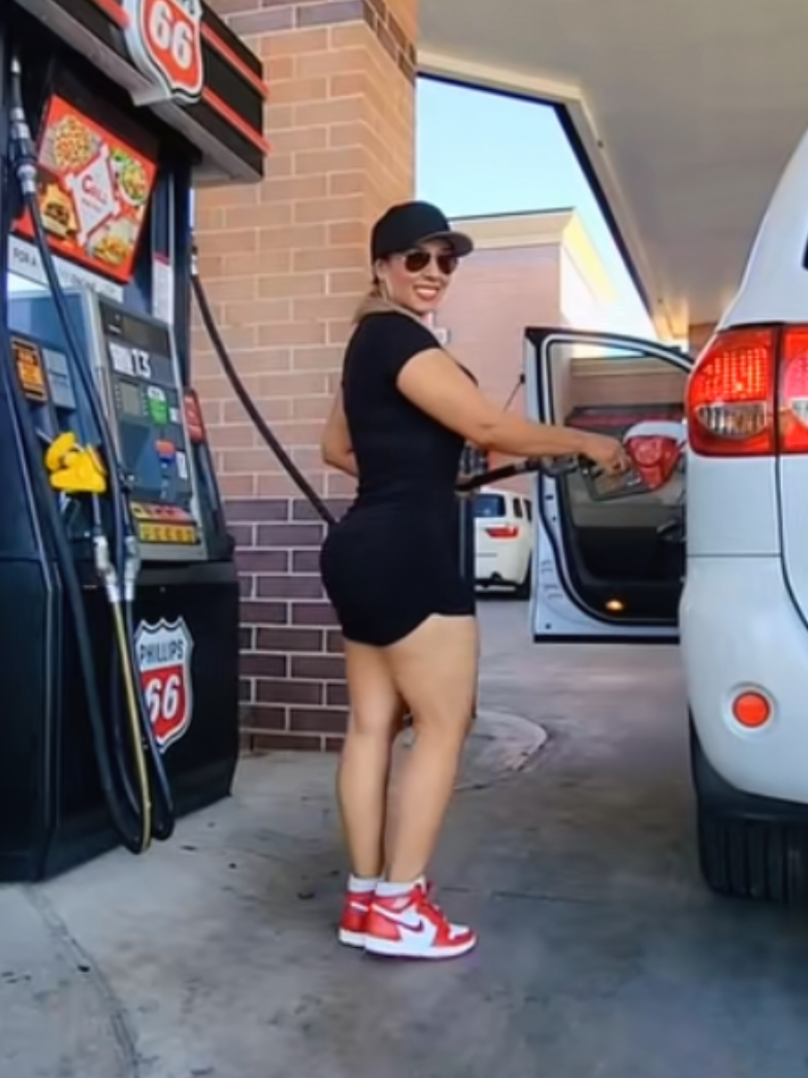 SIGUEME 😘 JULIANA QUIÑONEZ #ELBOMBONDEOKLAHOMA 