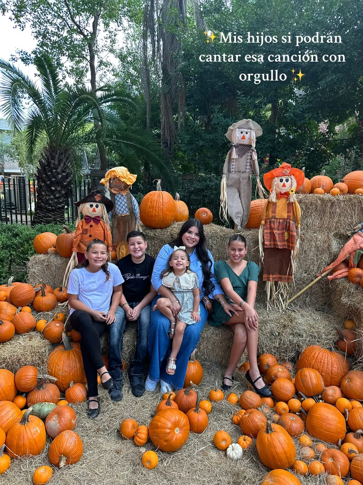 Siempre serán lo mejor que tengo en la vida 💖 #fyp #fallvibes #pumpkinseason #pumpkinpatch #foryoupage @Romina @Regina.🐵🩷 @kevincruz3287 