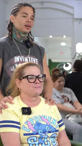 🔥 Una cubana hermosísima de La Habana, de la zona de playa, llegó hace unos años a Estados Unidos trayendo consigo ese carisma y esa energía que solo tienen las mujeres del Caribe 🌴☀️ Durante mucho tiempo llevó su cabello rojo, luego decidió probar con el rubio… pero todo cambió cuando llegó a mis manos 💇🏻‍♀️✨ Le recomendé un tono cobrizo cálido y sofisticado, pensado especialmente para resaltar el brillo de su piel, rejuvenecer su imagen y realzar su belleza natural. El resultado habla por sí solo: una mujer radiante, poderosa y más hermosa que nunca 🔥❤️‍🔥 #CambioDeLook #Transformación #CobrizoPerfecto #CubanaBella #HairTransformation                  
