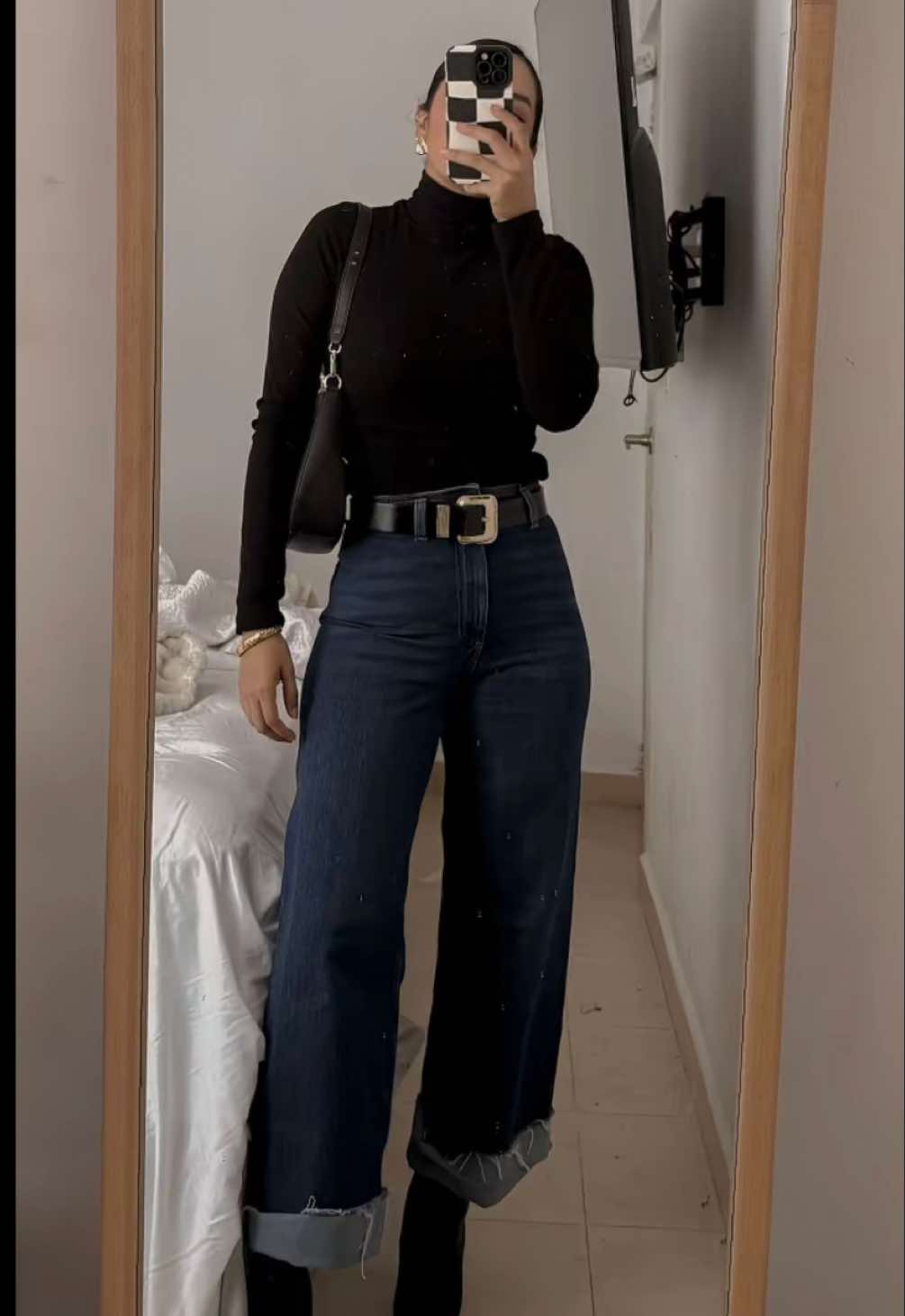 Oigan, creen que si se parece este OOTD? #inspooutfit #OOTD #basicoutfit #outfitoftheday #girls 
