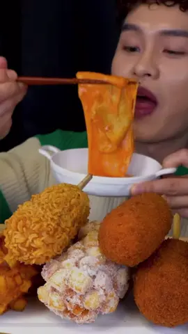 深夜に見てはいけない。 ロゼトッポギとチーズドッグ食べたい。#mukbang #asmr #tteokbokki #切り抜き #モッパン 