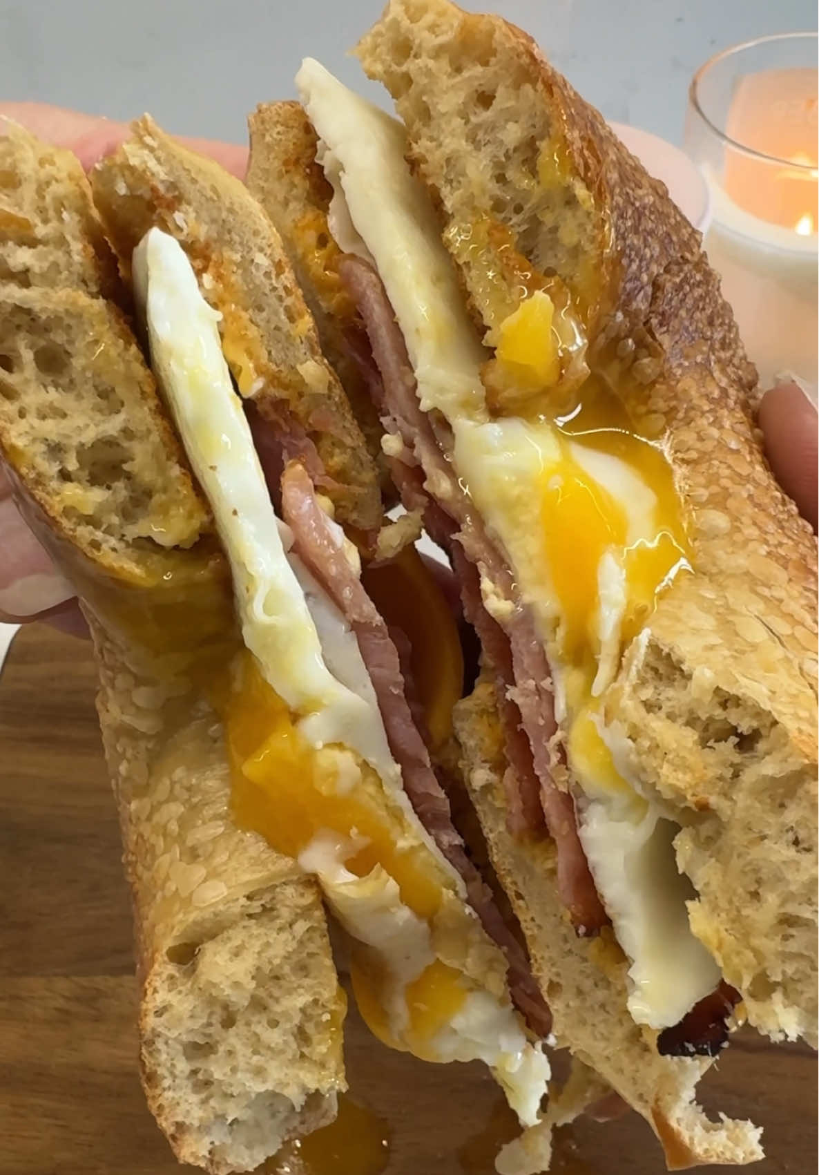 High Protein Breakfast Bagel 🥯  What I used (& protein breakdown)👇🏻 @M&S Food High Protein Plain Bagel - 15g  2 Smoked Bacon Medallions - 11.5g 1 Lighter Cheesy Slice - 3.2g 1 egg cooked in the @Lakeland mini pancake maker - 6.3g  Enjoy! 😊  #highprotein #highproteinbreakfast #bagel #highproteinmeals #mealprep 