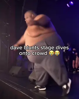 he jumped off the stage like he was gonna stomp the crowd 😭😭 - #viral #fyp #trending #funny #foryou 