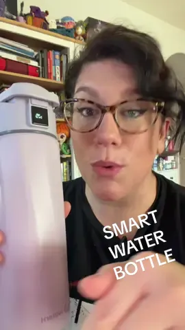 Stay hydrated with this smart water bottle! I love how it has an app that helps me keep track of how much water or other drinks I take in throughout the day to make sure I hit my goal. I also like that it lights up and then I get a notification on my watch to remind me to drink water. #water #smartwaterbottle #hydrate #drinkmorewater #waterh 
