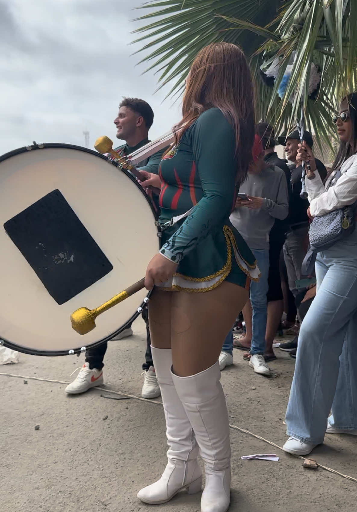 Bombista ecuatoriana ❤️❇️  #bastoneras  #choneralinda❤💕💕😍 