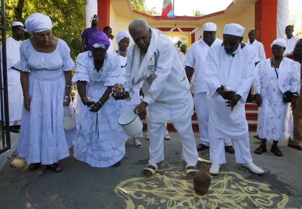 jeune gangan jeune pwen ayïbobo tout jenerasyon voodou kiltirèl l'an kontak ougan jovani +509 42-69-32-39@