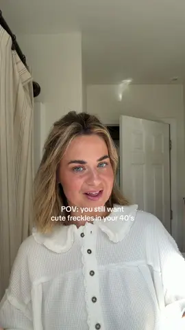 The perfect freckle pen is in fact your lipliner