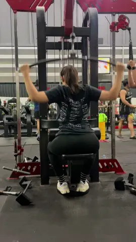 Get stronger with me.. 🏋🏻‍♀️🤭 #workout #gym #helthy #helthylifestyle 