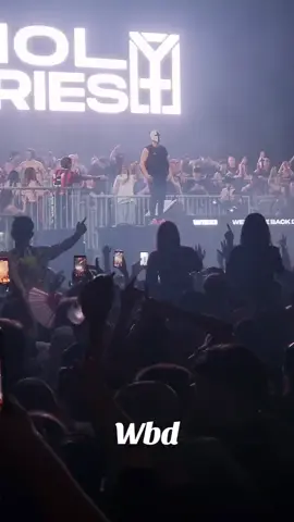 Holy priest a la welcome back devil #tekno #paris #festival #holypriest #wbd