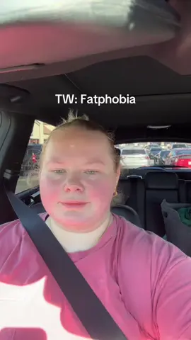 Please don’t be this person. First by interrupting my workout, then trying to tell me how I can lose weight “all my weight” #GymTok #gymmotivation #fatphobia #plussizetiktok 