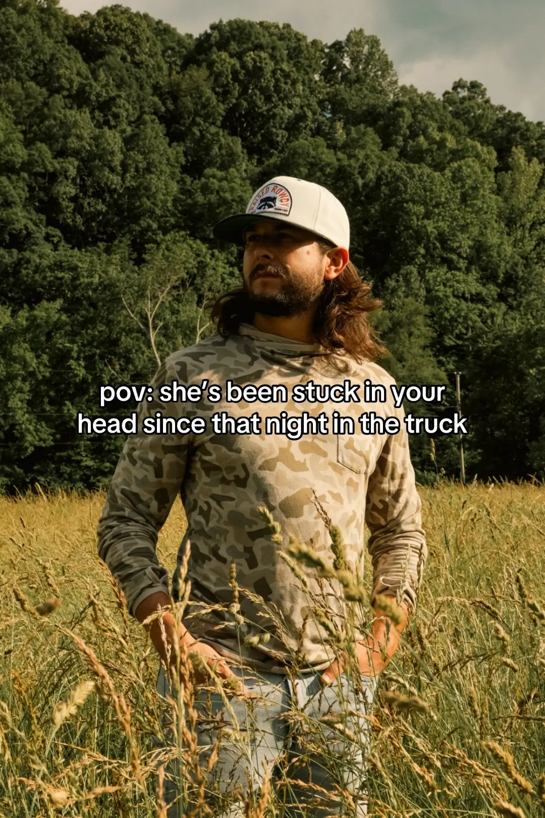 thinkin’ ‘bout that girl and that night…bed in the back, stars above #country #countrymusic #newmusic