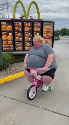 #mcdonald #burger #funny #fastfoodlife 