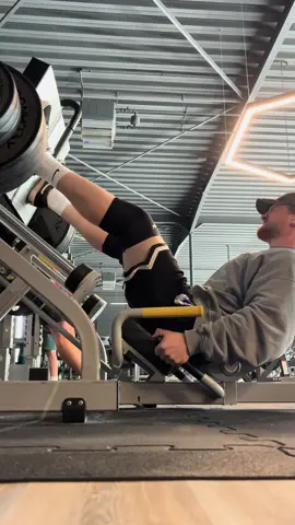 #musclebuilding #legday #training #fyp #foryou 