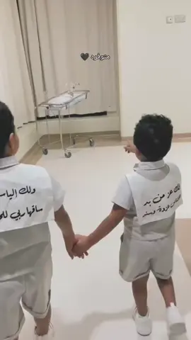 مساء الإبداع 🖤 #متوفر 🌸💐 تنسيق ورد طبيعي المملكة – جمال الطبيعة يوصل من قلبك! 💐🌸 خلي لحظاتك تعبق بعطر الورد الطبيعي 🌷 نقدّم لك أجمل تنسيقات الورد الطبيعي في جميع مدن المملكة، بتغليف فاخر وتصاميم راقية تناسب كل مناسبة ❤️ 🌹 خدماتنا: 🎀 تنسيق بوكيهات ورد طبيعي ومستورد 🎁 صناديق ورد فخمة مع شوكولاتة وهدايا مميزة 🌸 تجهيز ورد المناسبات (تخرج – خطوبة – استقبال – مفاجآت – ميلاد) 💐 تنسيق ورد للمنازل، المكاتب، والفنادق بأناقة تامة كل باقة نجهّزها بحب ولمسة فنية تعبّر عن مشاعرك بكل ذوق 💫 🚚 توصيل سريع داخل جميع مدن المملكة 💳 الدفع عند الاستلام متاح 🎀 تصاميم حسب طلب العميل والألوان المفضلة الورد الطبيعي ما يحتاج كلام… يكفي حضوره ليعبّر عن كل إحساس 🌹🤍 #تنسيق_ورد_طبيعي #تنسيق_ورد_المملكة #ورد_وهدايا #ورد_فخم 