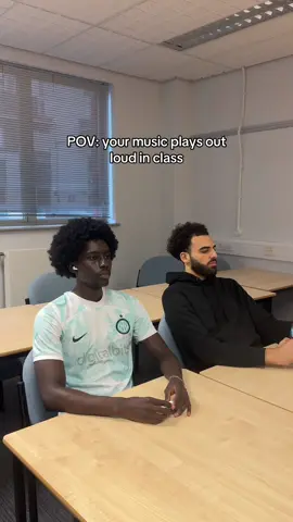 Can’t even listen to music 😭😭 #fyp #foryoupage #relatable #skit #keppannoosi 