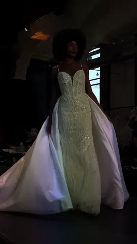 The TEE gown steals the show every time 👏 #weddingdress #2026bride #weddingdressshopping #weddinginspo 