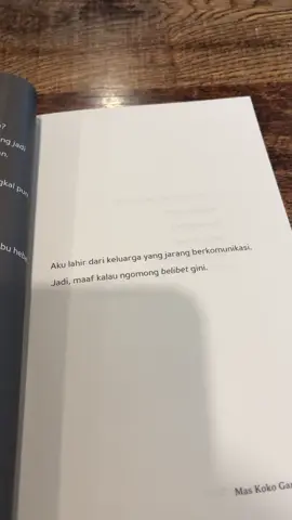 Buku “Nak Kamu Gapapa Kan” ada di gramedia terdekat atau klik showcase di bio.