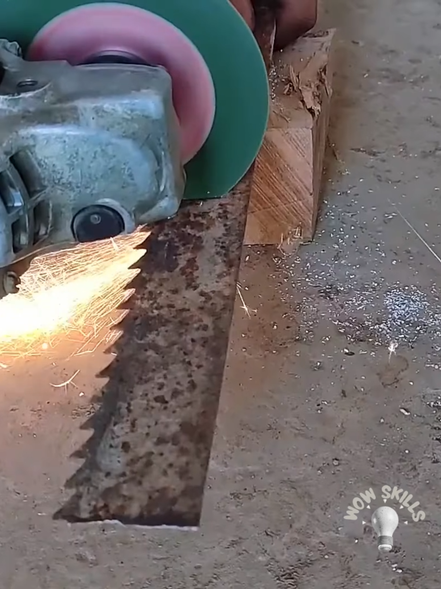 Knife from Scrap Steel 🔥 #Blacksmith #Forging #KnifeMaking #MetalWork #Restoration #Fyu