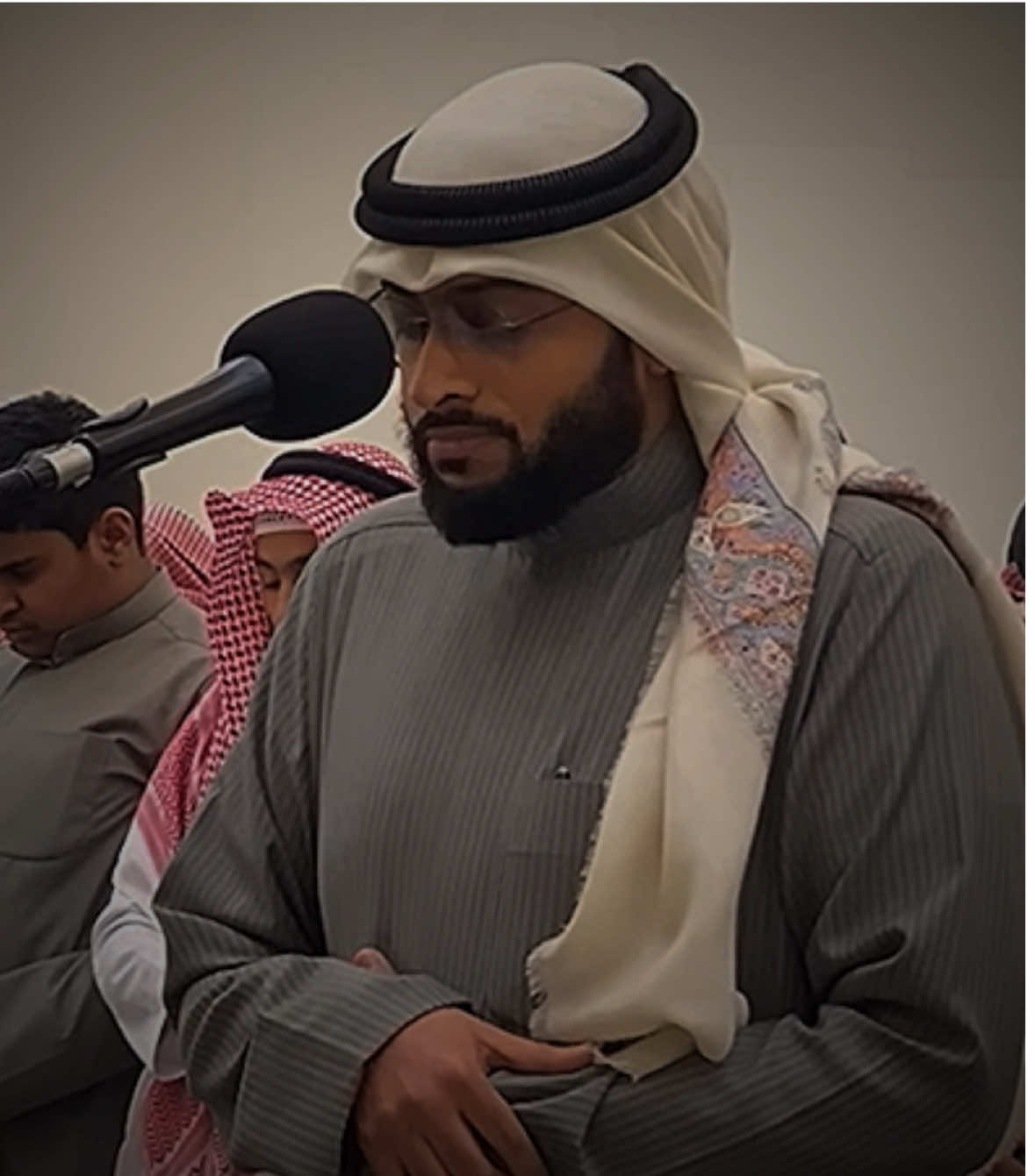 ‏﴿وَقالَ الَّذينَ فِي النّارِ لِخَزَنَةِ جَهَنَّمَ ادعوا رَبَّكُم يُخَفِّف عَنّا يَومًا مِنَ العَذابِ﴾ 😢😢 ‏لا إله إلا الله 💔#سورة_غافر #احمد_النفيس 