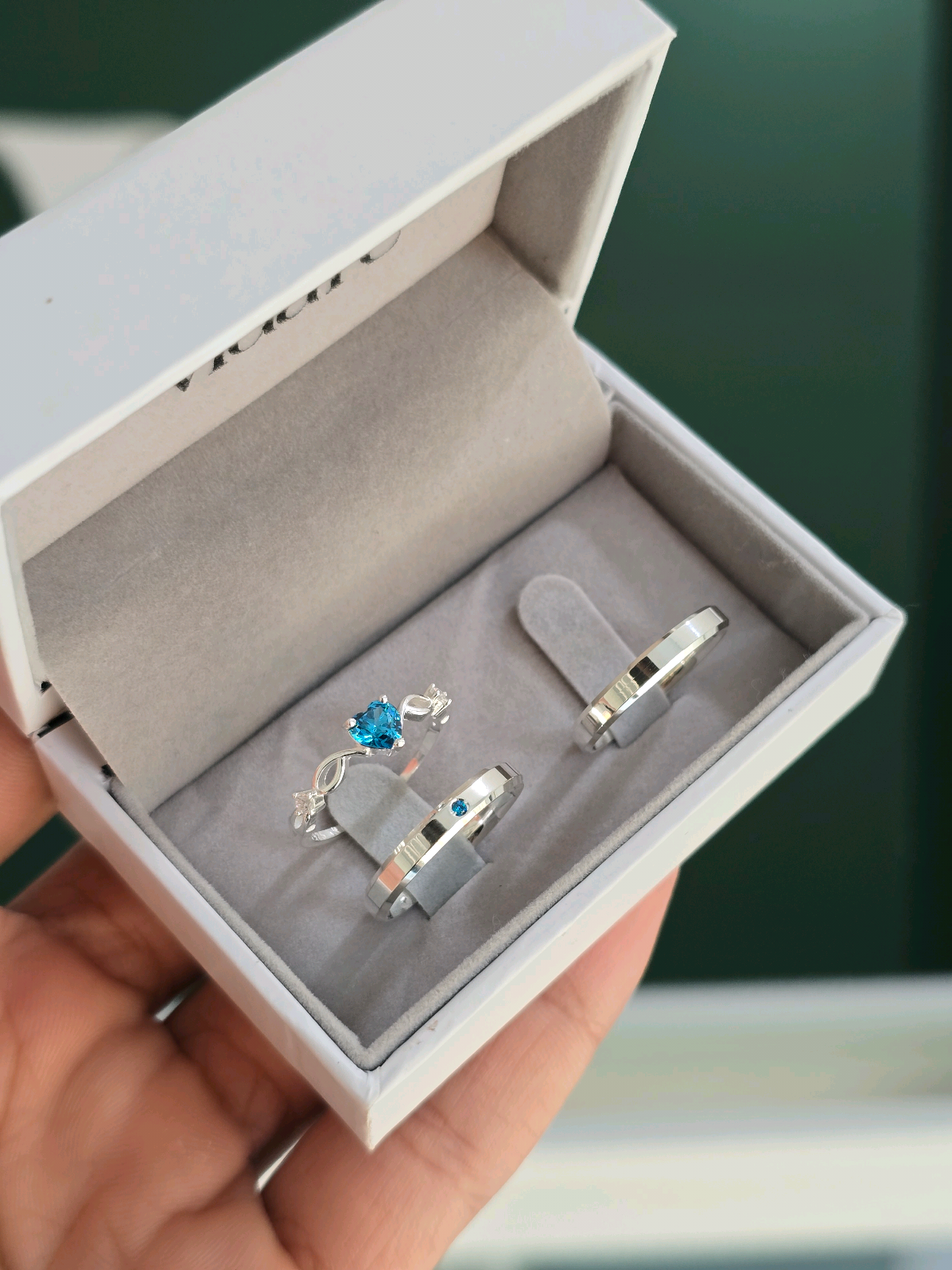 Aliança Paris 3mm com solitário Céu azul. Eles simbolizam a grandeza do amor e sua eternidade! 📍 Maracaju MS 🏬 Loja Física & oline  ✈️ Enviamos para todo o Brasil ✨️ Prata 950  💎 Com garantia 