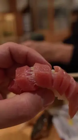 Dobby il a vraiment un palais de bébé 😂 #Sushi #Japon 