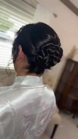 💋DM for availability ✨Book today! 📲 (714)487-2165 Location 📍Orange County  ✨Specialist in Makeup and Hairstyles for brides, quinceañeras and special events✨   #losangelesmakeupartist #ocmakeupartist #santaanacalifornia #santaanamua #ocmakeupandhair #anaheim #riversidecalifornia  #bridal #bridalmakeup #bridalhair  #softglam #quinceańerahair #quinceańeramakeup #GlambySonia #hairandmakeup #LAmakeupartist#maqullajedequinceańera #peinadoselegantes #fyp #fy #parati #foryourpage #hairstyle #viral  #viraltiktok #viralvideo 