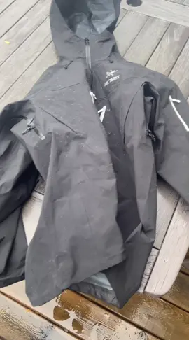 Arcteryx Alpha SV 100$ USD on my eBay “etric-0” #arcteryx #goretex #waterproof #outdoor #Hiking 