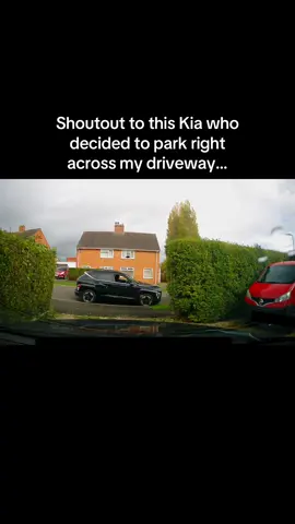Some people… #dashcam #baddriver #badparking #dashcamuk #cantparkthere 