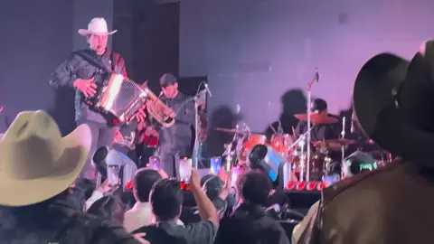 @Grupo Marca Registrada #sifuerafacil #marcaregistrada #marcaregistrada #bailesyjaripeos #fyp 