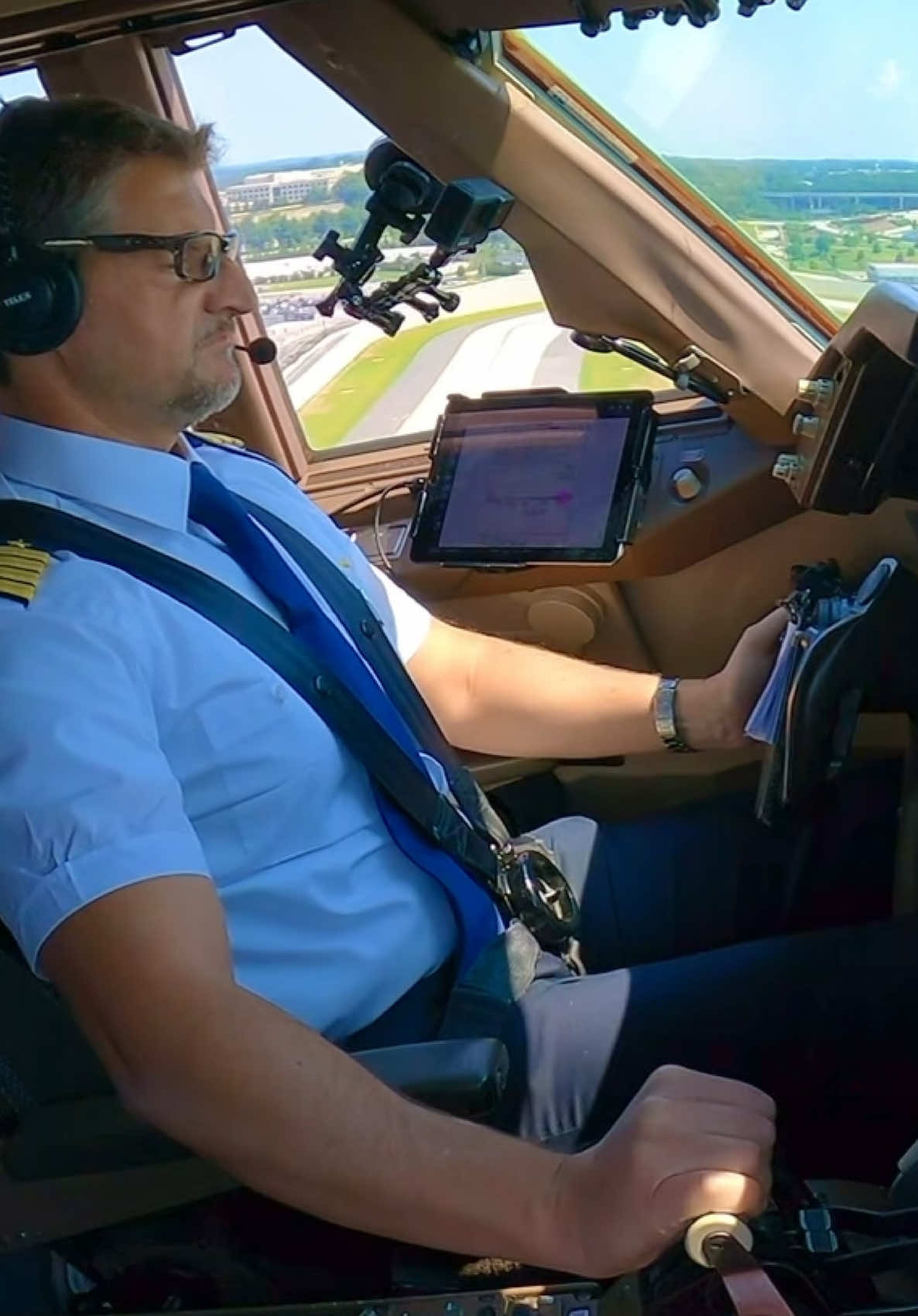 Boeing 747 #avgeek #pilot 