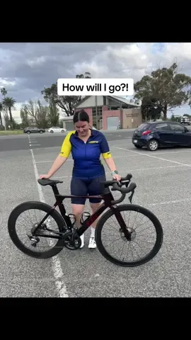 First time cycling on my road bike 🚴‍♀️  Now how will I go?! Will I fall?!  #cycling #beginnercyclist #triathlon #triathlete 