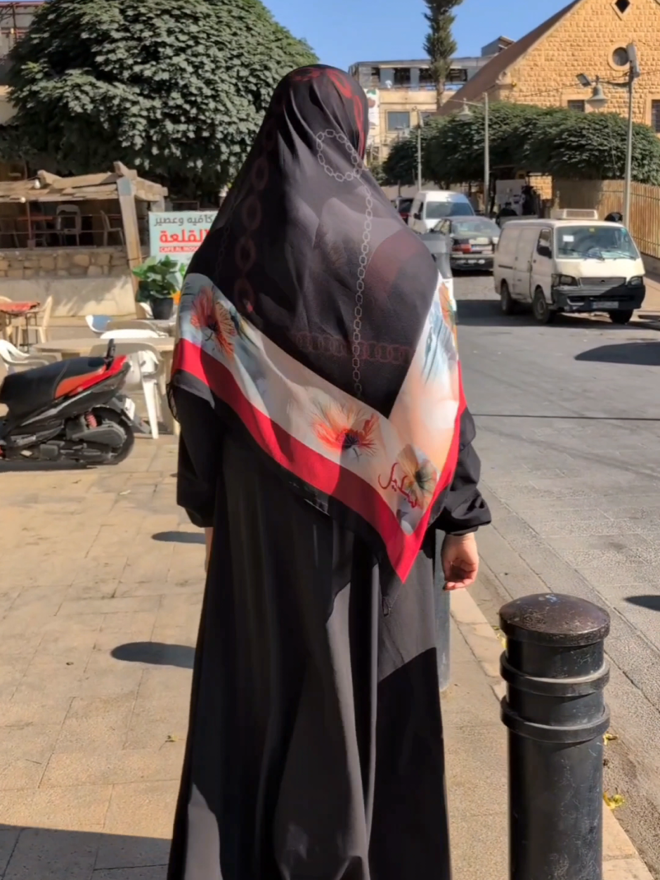 تصميم زهرة الشاي او blooming tea  حرير ايطالي  هيدا التصميم بتلاقو بس عند سليل  للطلب  79187338 #smartsilkhijab #smartsilk #لبنان #ايشارب #ايشاربات 