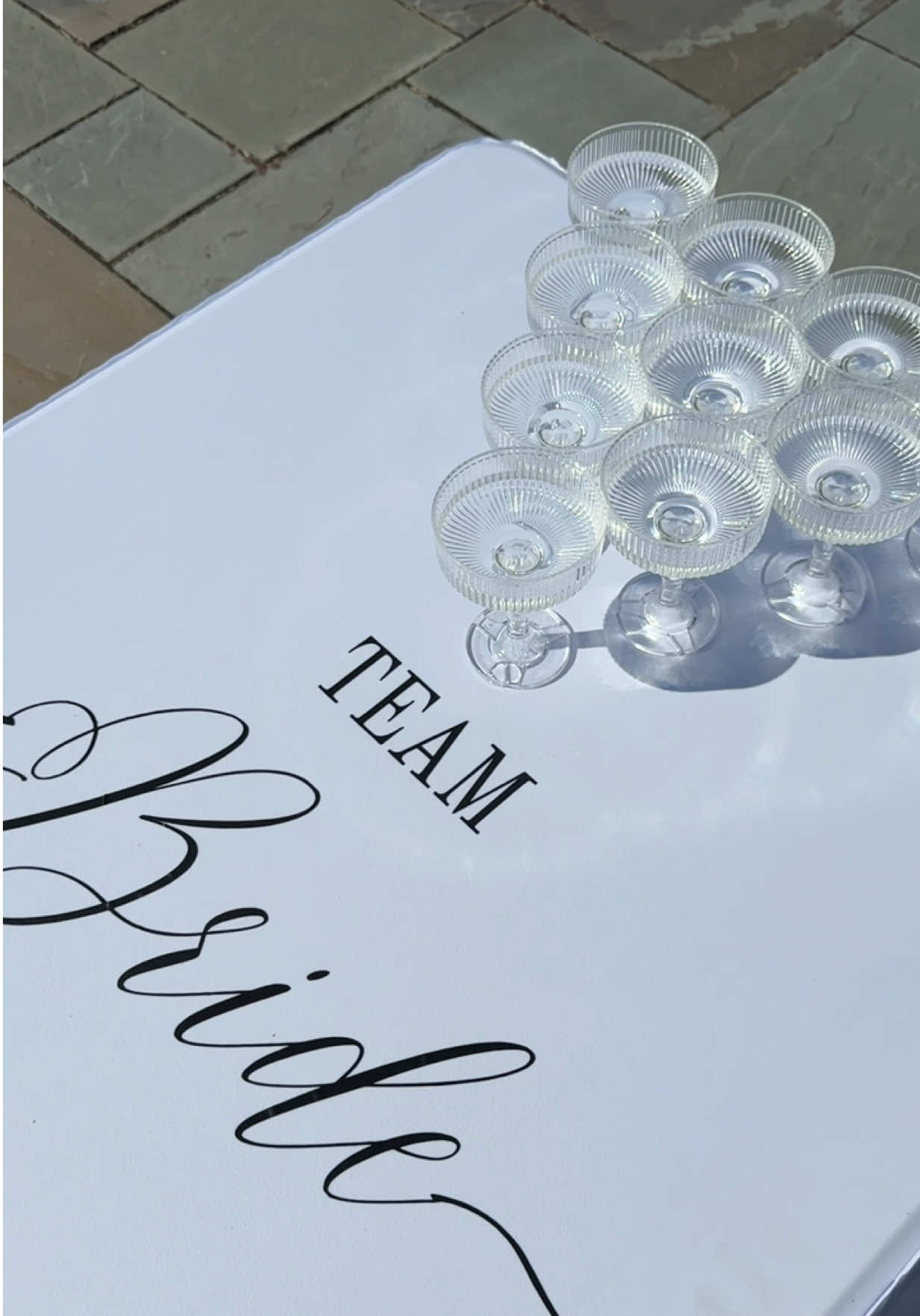 Probably one of my favorite wedding diys, and a highlight of cocktail hour. Because who said you can’t elevate beer pong😉🥂 #weddingplanning #fyp #weddingdiy #weddingplanner #weddinginspo 