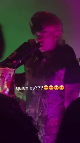 y que cancion es esaaaa?😭