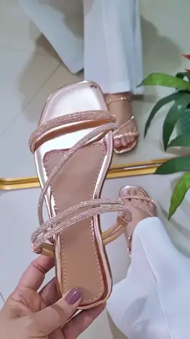 #Sandalia Sandalia #Feminina Feminina Rasteirinha #tiktokshopchegou #tiktokshop 