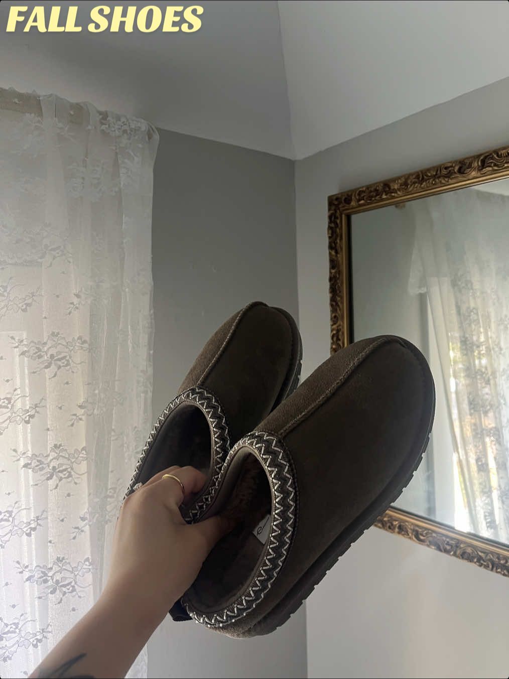The PERFECT fall shoes 😍 Love them sm🫶🏼 Evee wanted to say hi at the end☺️ - #fallfashion #fallshoes #sliponshoes #fallstyle 