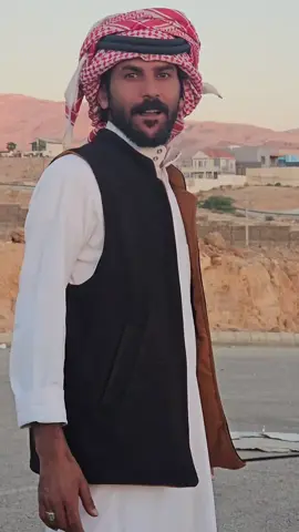 خلك مثل الشمس منور الدنيا كلها واللي يرفع عينه عليك اعميها..👌🦅