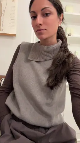 this acupuncturist’s look of the day  #fitoftheday #miumiu 