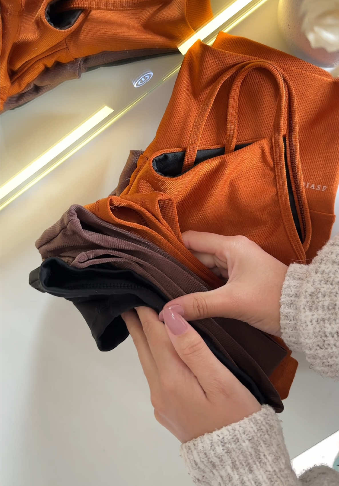 Os melhores conjuntinhos de academia da Shopee pra quem tem pochete!  Eu tenho e vários conjuntinhos mas estes são os que mais disfarçam a barriga e não ficam marcando. #shopee #roupadeacademia #Fitness #lookfitness #musculação 