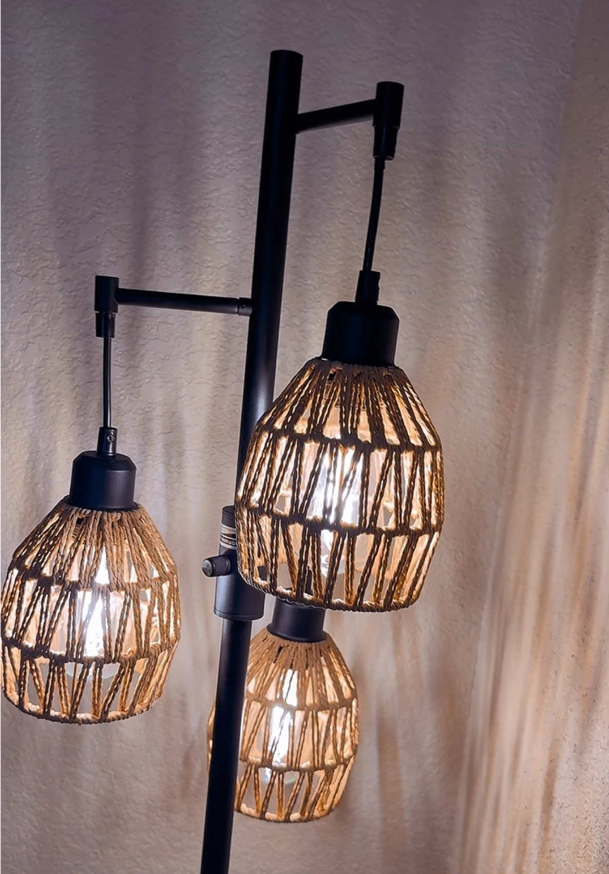 Replying to @c o u r t n e y gorgeous cozy home upgrade right here 🖤 #floorlamp #bohovibe #cozyhome #tiktokshopblackfriday #tiktokshopcybermonday 