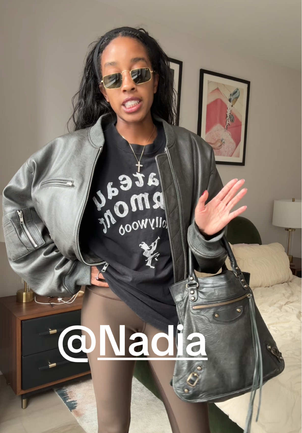 #stitch with @Eugenia i believe we are on the brink of a culture shift! just a workout set is not enoughhhh #workoutoutfit #athlesiure @Nadia :)