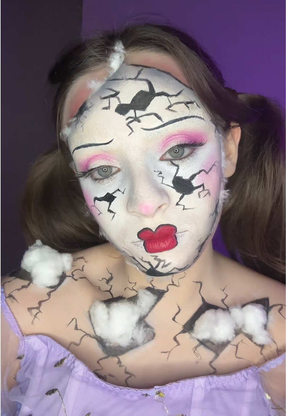 Broken Doll makeup 💔 #brokendoll #halloweenmakeup #makeupartist #makeup #halloween 
