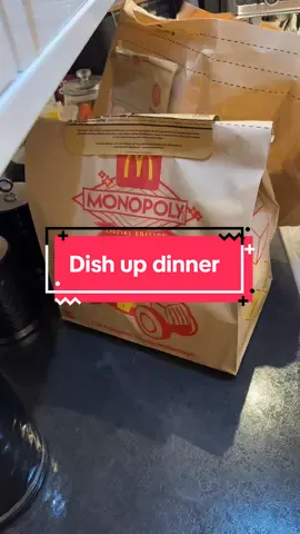 Dish up dinner with me and I got my takeaway 🥳🤣 #dishupdinnerwithme #dinner #DinnerIdeas #dinnertime #fyp 