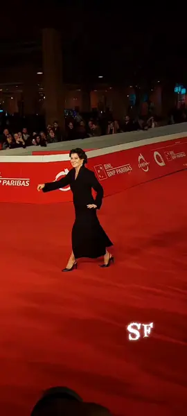 #monicaguerritore  tra fotografi e fan premiere ANNA