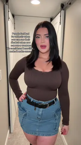 I’m sick of hearing “2000s skinny is so back” yeah when women were literally starving themselves and fainting from not eating? 