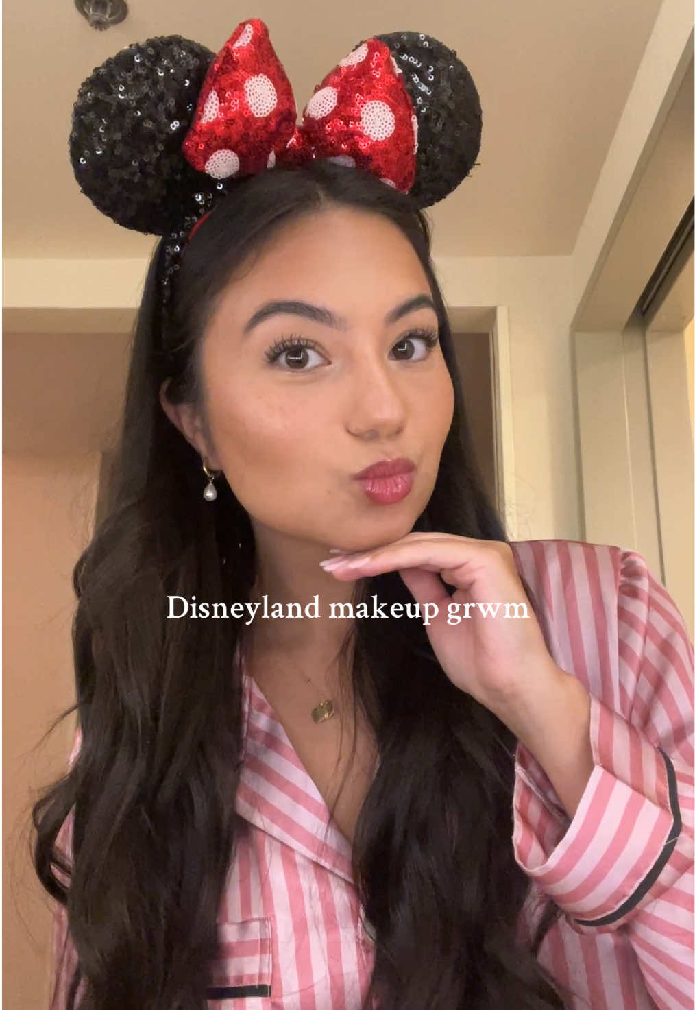 Linked my fave @Anastasia Beverly Hills bronzer to the vid. I just picked up a new shade for winter since I loved my summer shade so much🤎✨ Wearing: ABH smooth blur concealer @L’Oréal Paris powder ABH smooth blur bronzer @rhode skin blush @Rare Beauty highlighter (repanned bc it shattered🥲) @elfcosmetics brow pen & brow lift @Benefit Cosmetics benetint @Amazon Beauty lip gloss ABH setting spray #disneyland #MakeupRoutine #beauty #longlastingmakeup #disneymakeuproutine 