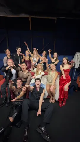 ¡Empieza la #OTGala5 de #OT2025! 🎬 Os queremos a todos en casa haciendo la claquetaaaaaaa 🤟🏻 A las 22 h nos vemos en @PrimeVideoES 💙, ¡no os lo perdáis!